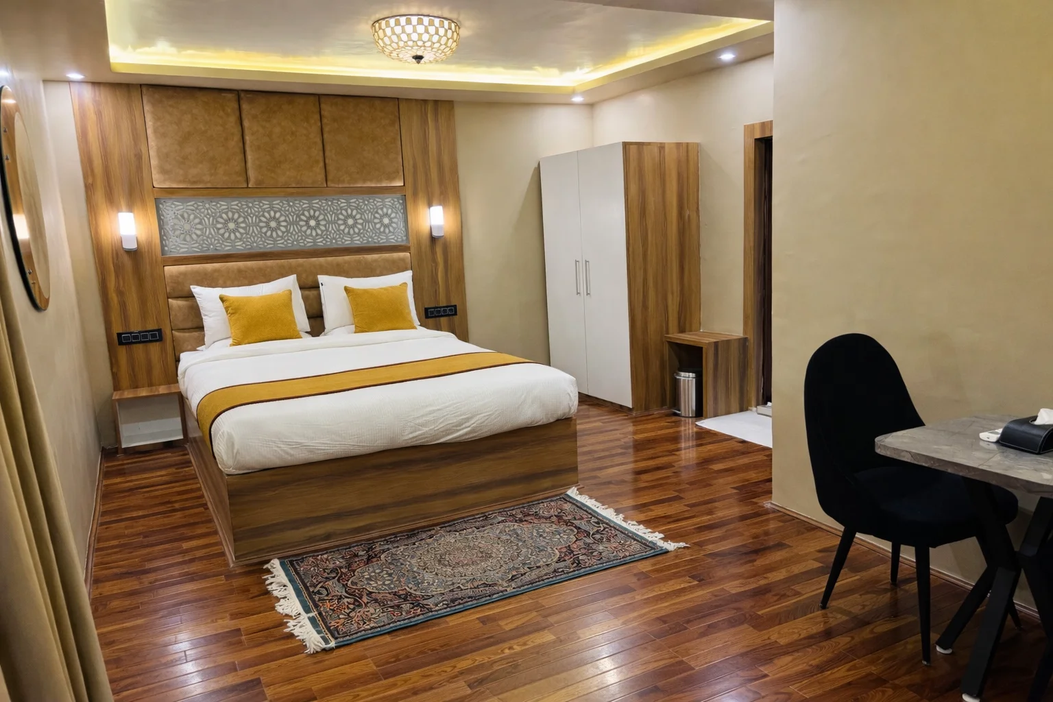 Mustard Premium Room Garden & Mountain View